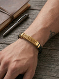 Bracelet cuir tressé & chaîne acier doré porté au poignet